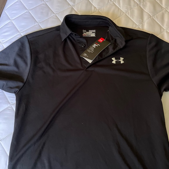 Under Armour Mens Compression Shirt Size M. Fits like a small. NWT - Picture 5 of 5